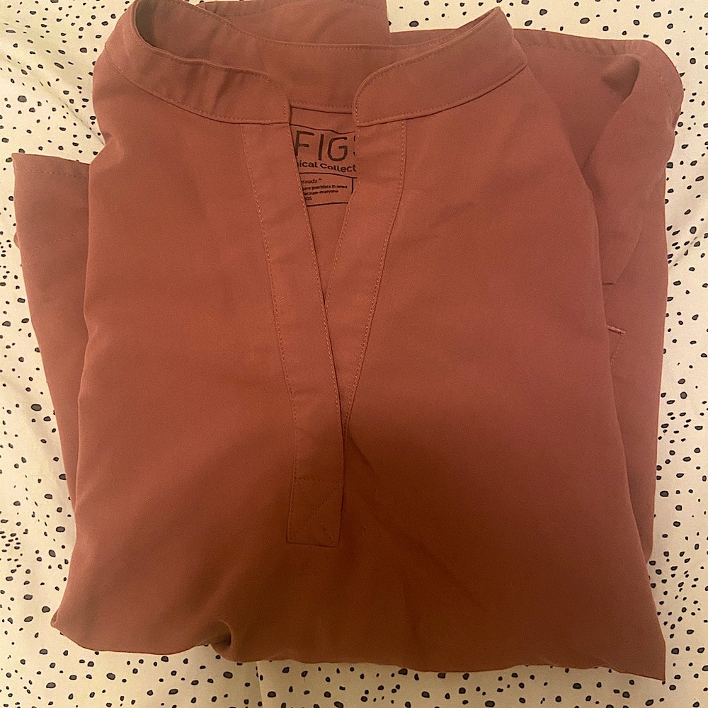 Figs mauve pink Rafaela top xs extra small collar